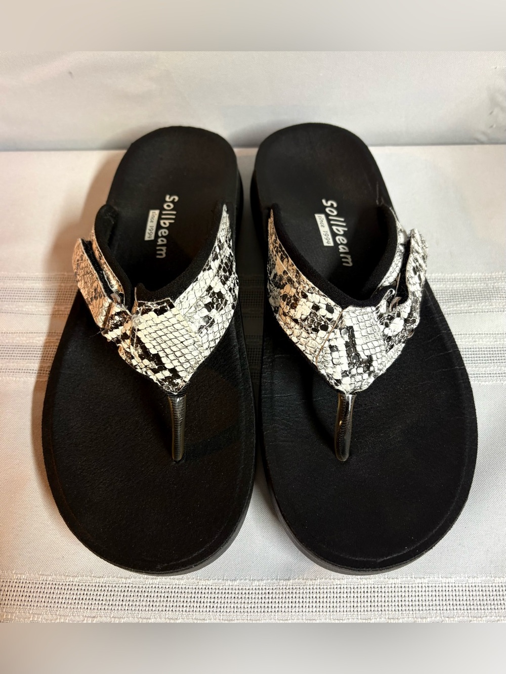 Sollbeam Women's Black White Snake Print Adjustable Flip Flop Sandals Size 8.5